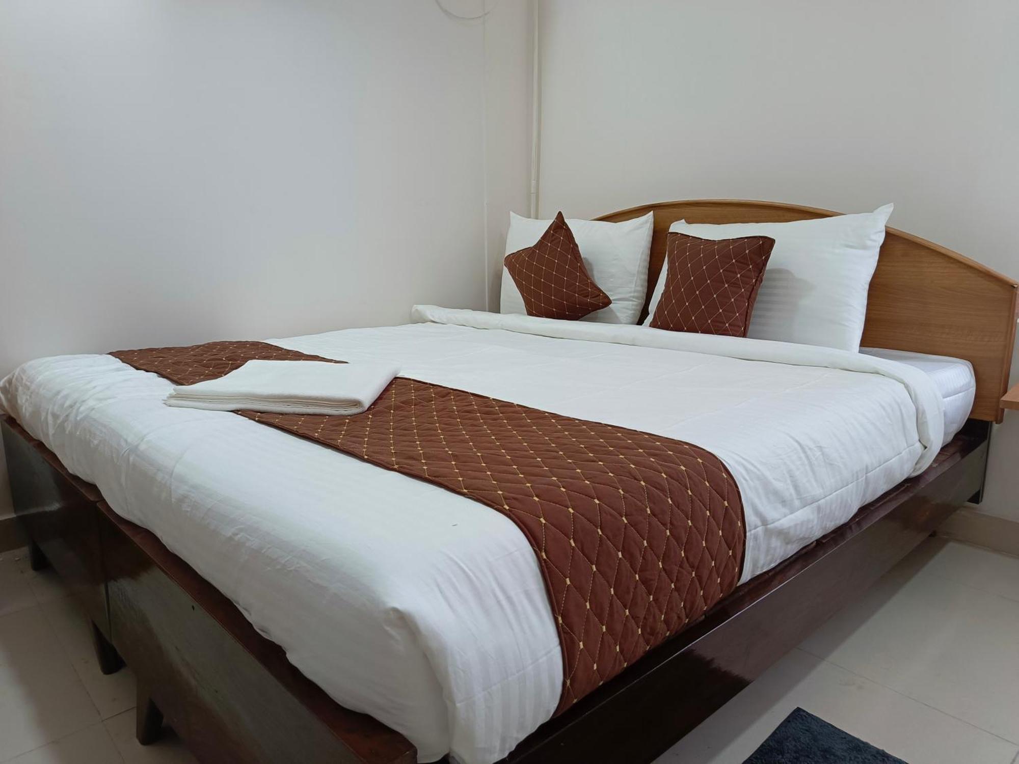 Sm Residency Hotel บูบันเนสชวาร์ ภายนอก รูปภาพ