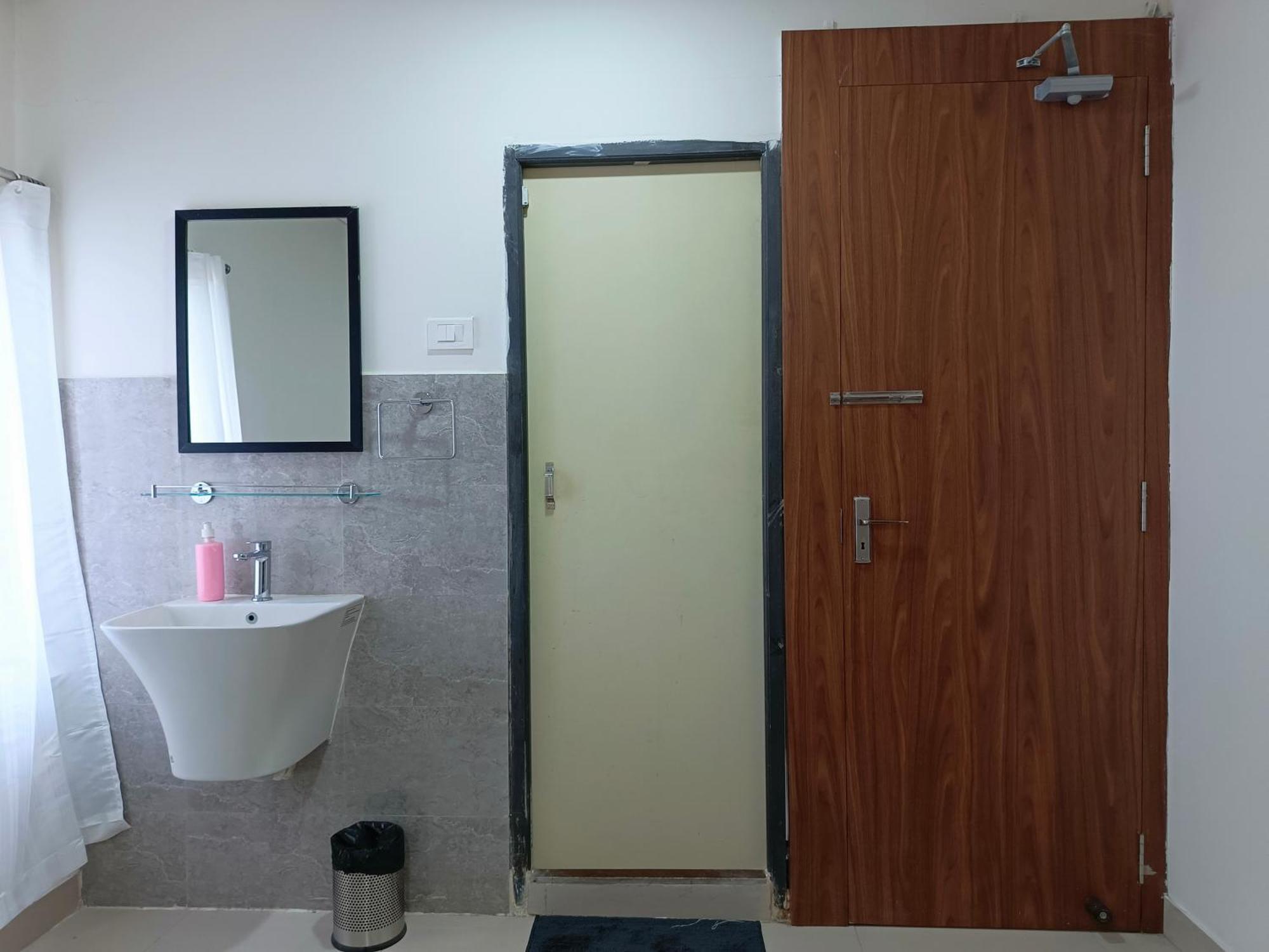 Sm Residency Hotel บูบันเนสชวาร์ ภายนอก รูปภาพ