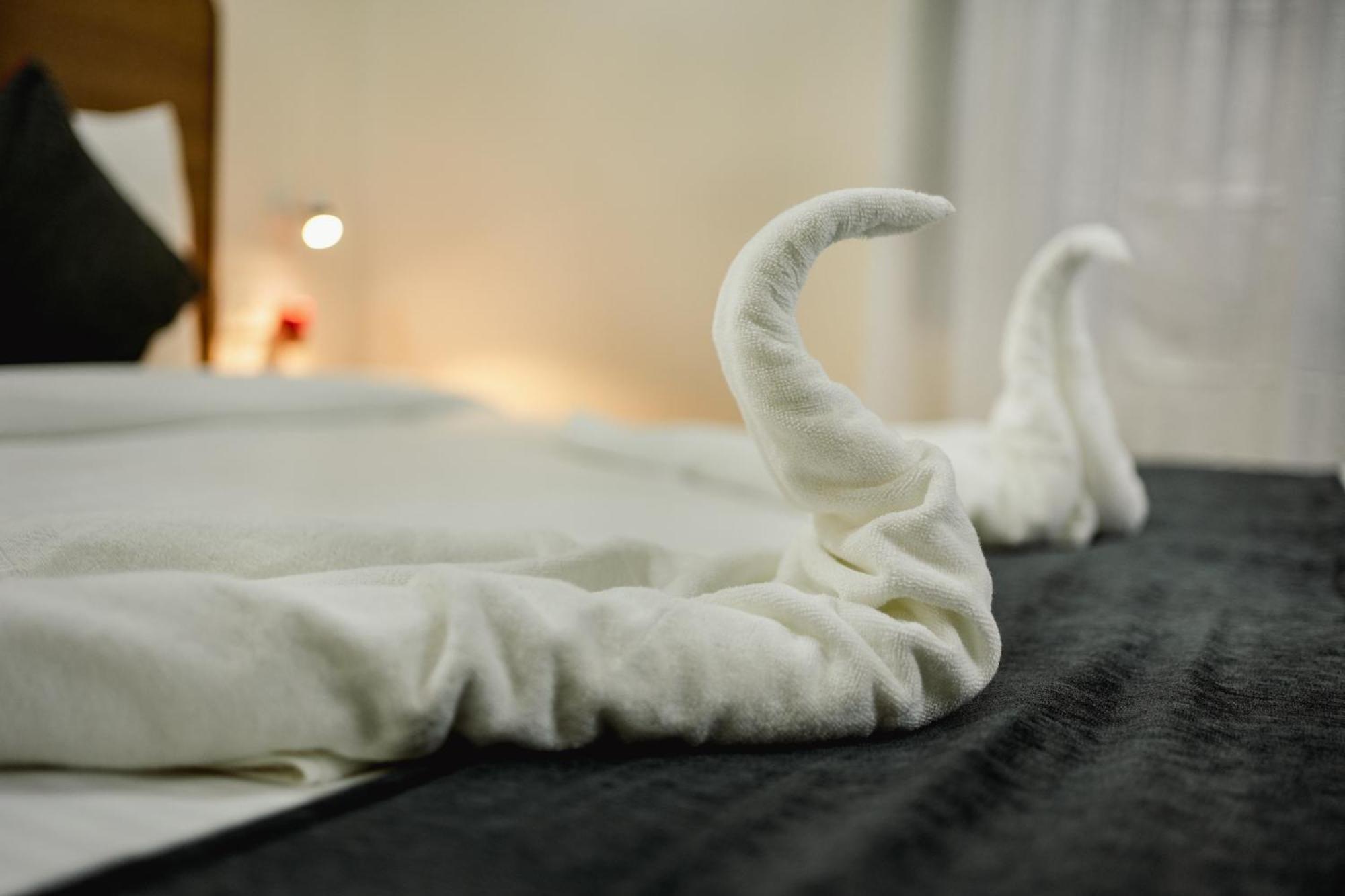 Sm Residency Hotel บูบันเนสชวาร์ ภายนอก รูปภาพ