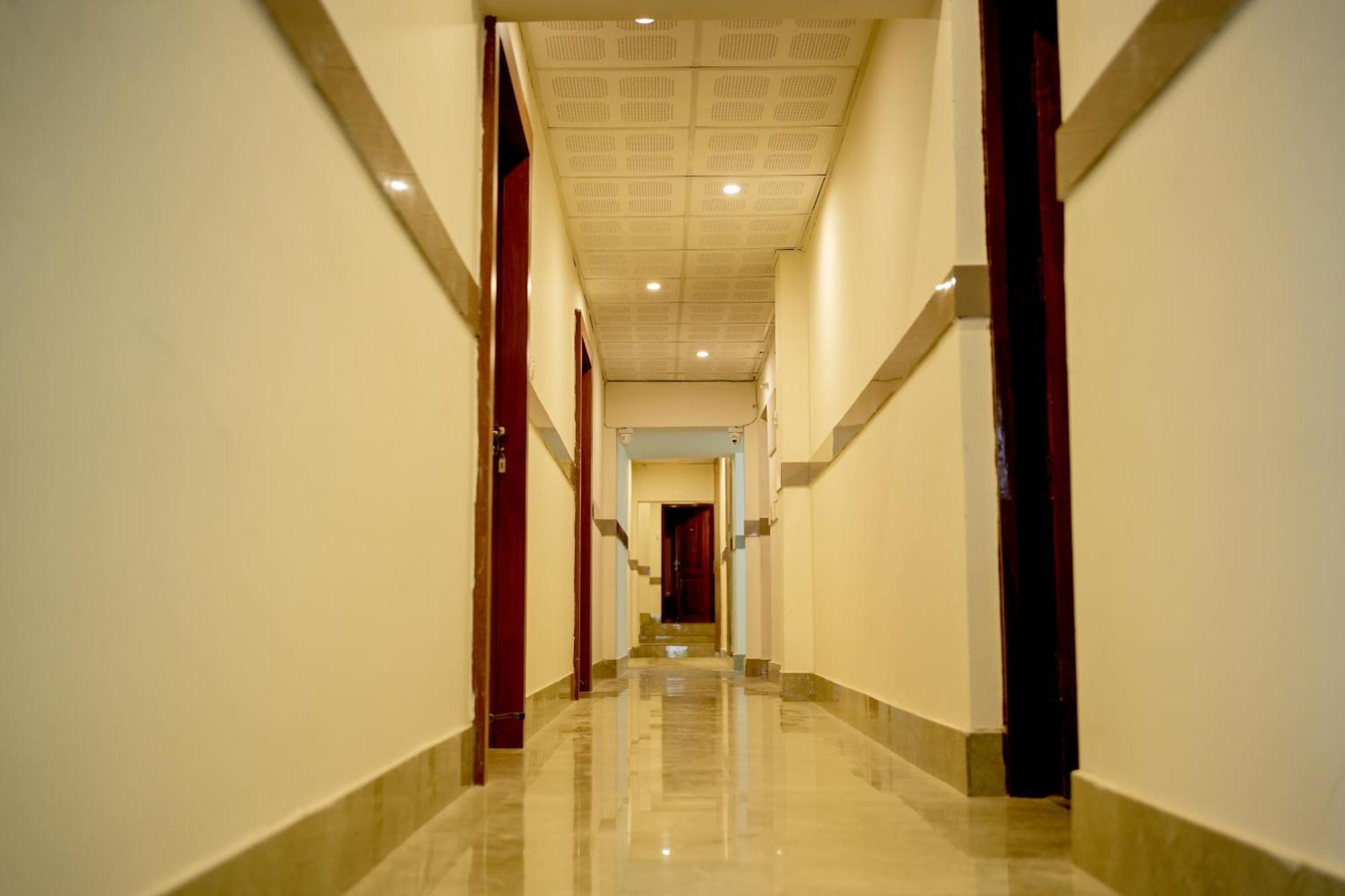 Sm Residency Hotel บูบันเนสชวาร์ ภายนอก รูปภาพ